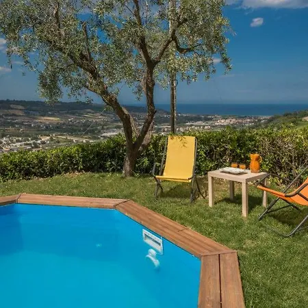 Vakantiehuis Sleeps 8 Pool Wifi *
